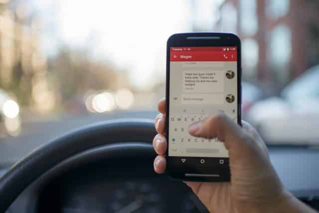 Enviar mensajes de texto mientras conduce accidentes