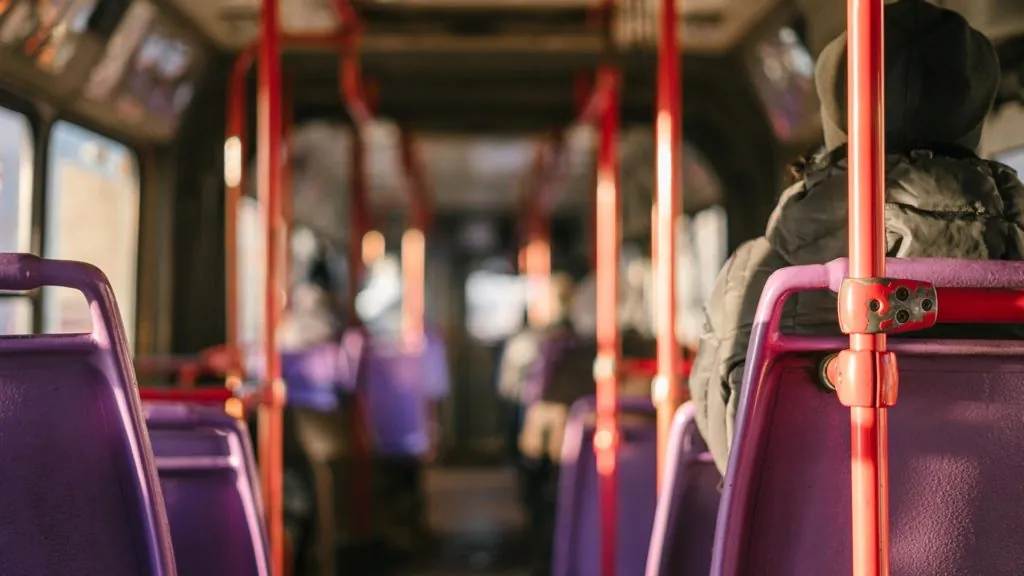 interior de un autobus